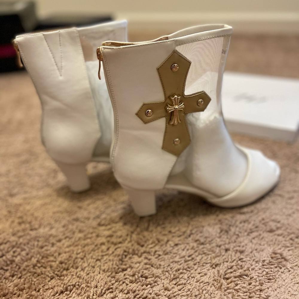 Midnight velvet Cross boot heel